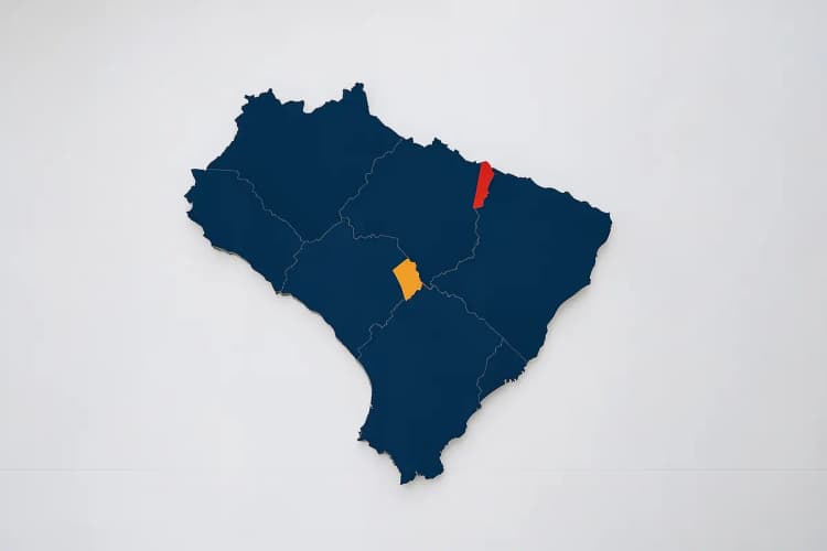 Um mapa do Brasil com várias áreas destacadas em cores diferentes, representando os tipos de usucapião.